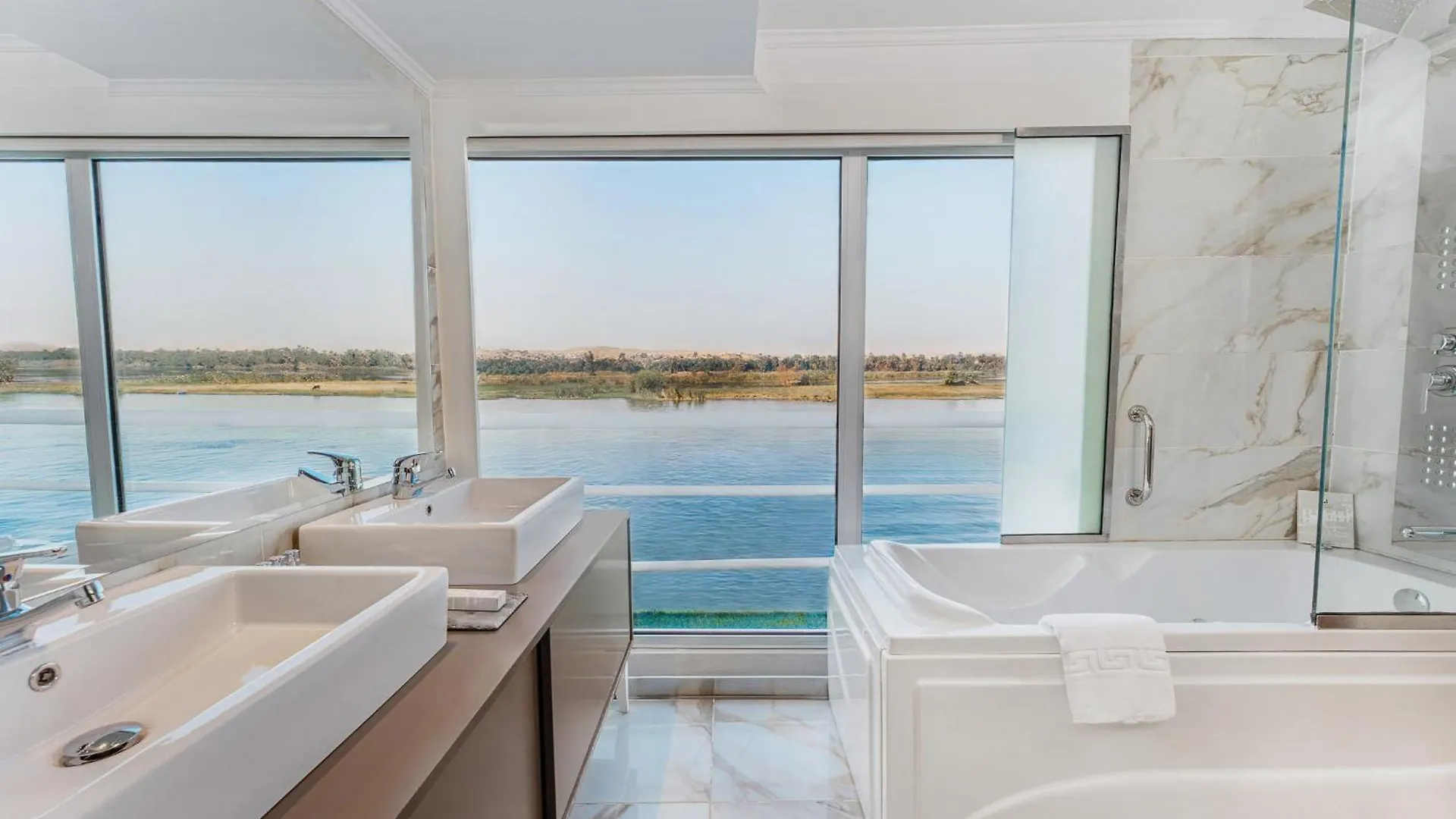 Savoy Yacht - Exclusive Nile Cruise From Luxor To Aswan Hotel 0*,