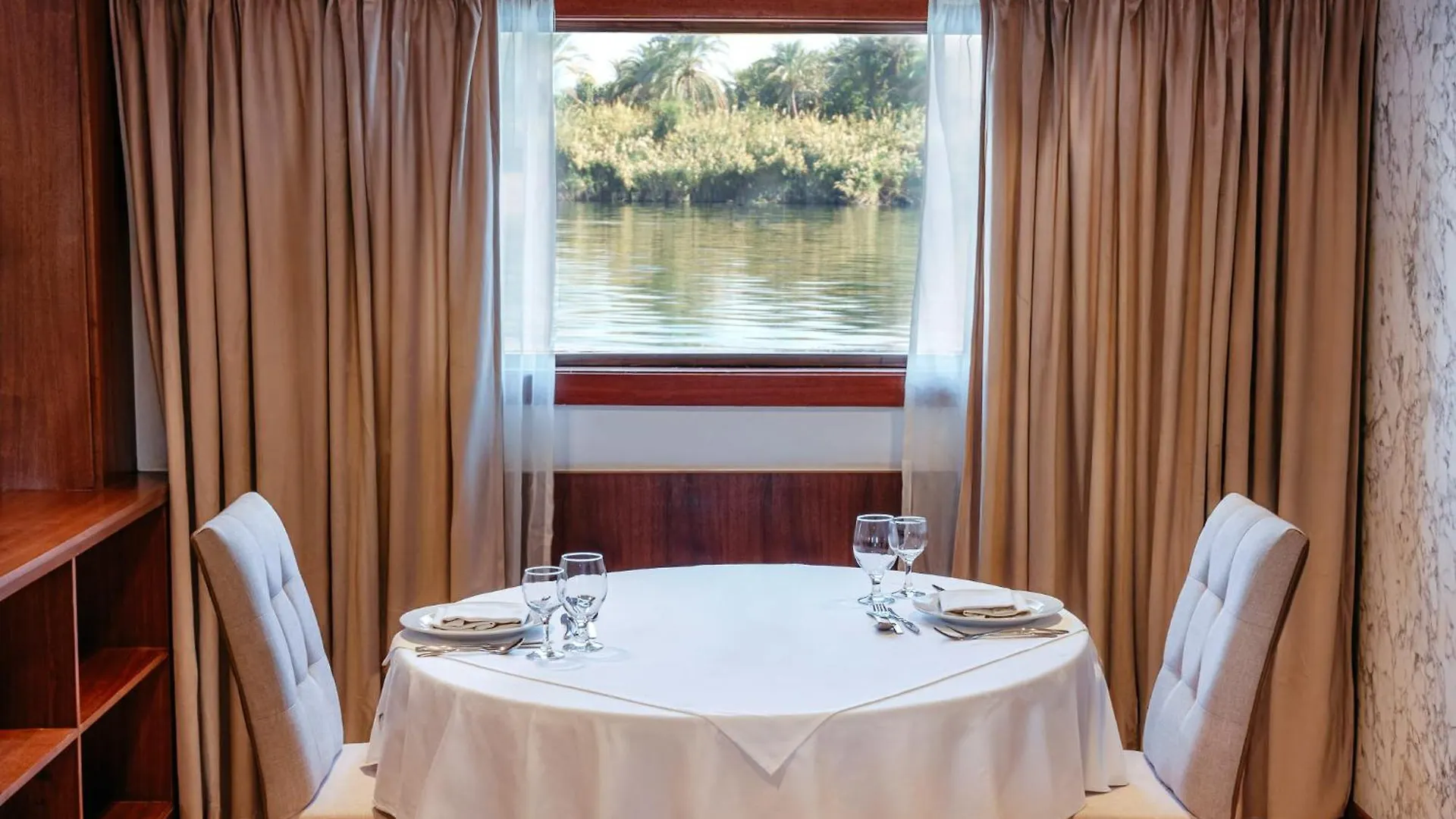 Savoy Yacht - Exclusive Nile Cruise From Luxor To Aswan Hotel Botel